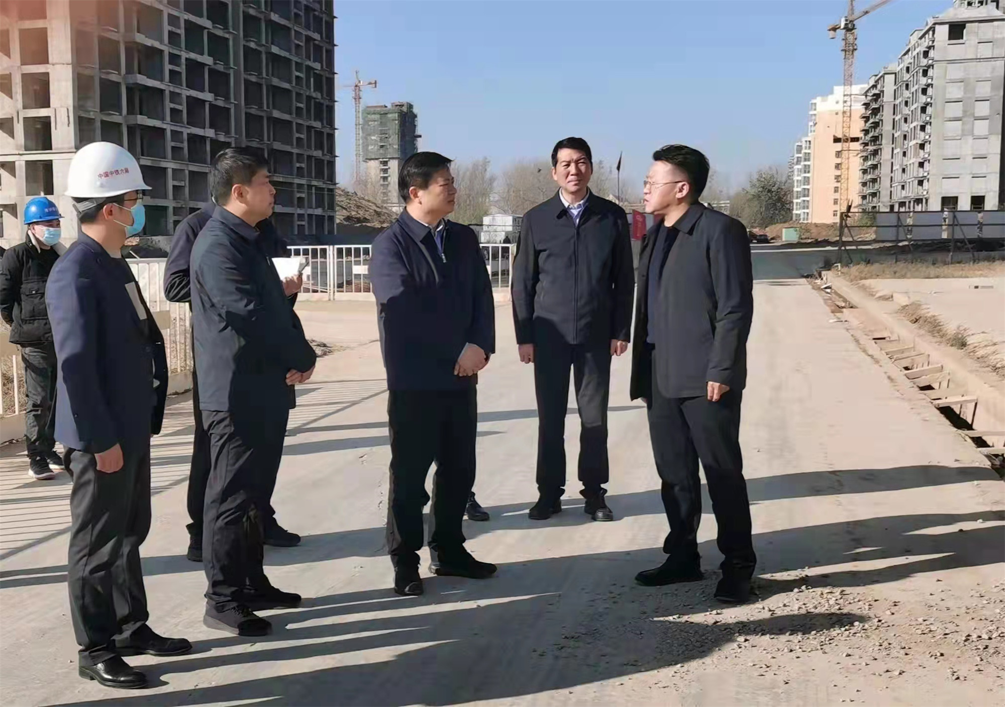 11月25日县长李红民调研项目建设情况.1_副本.jpg