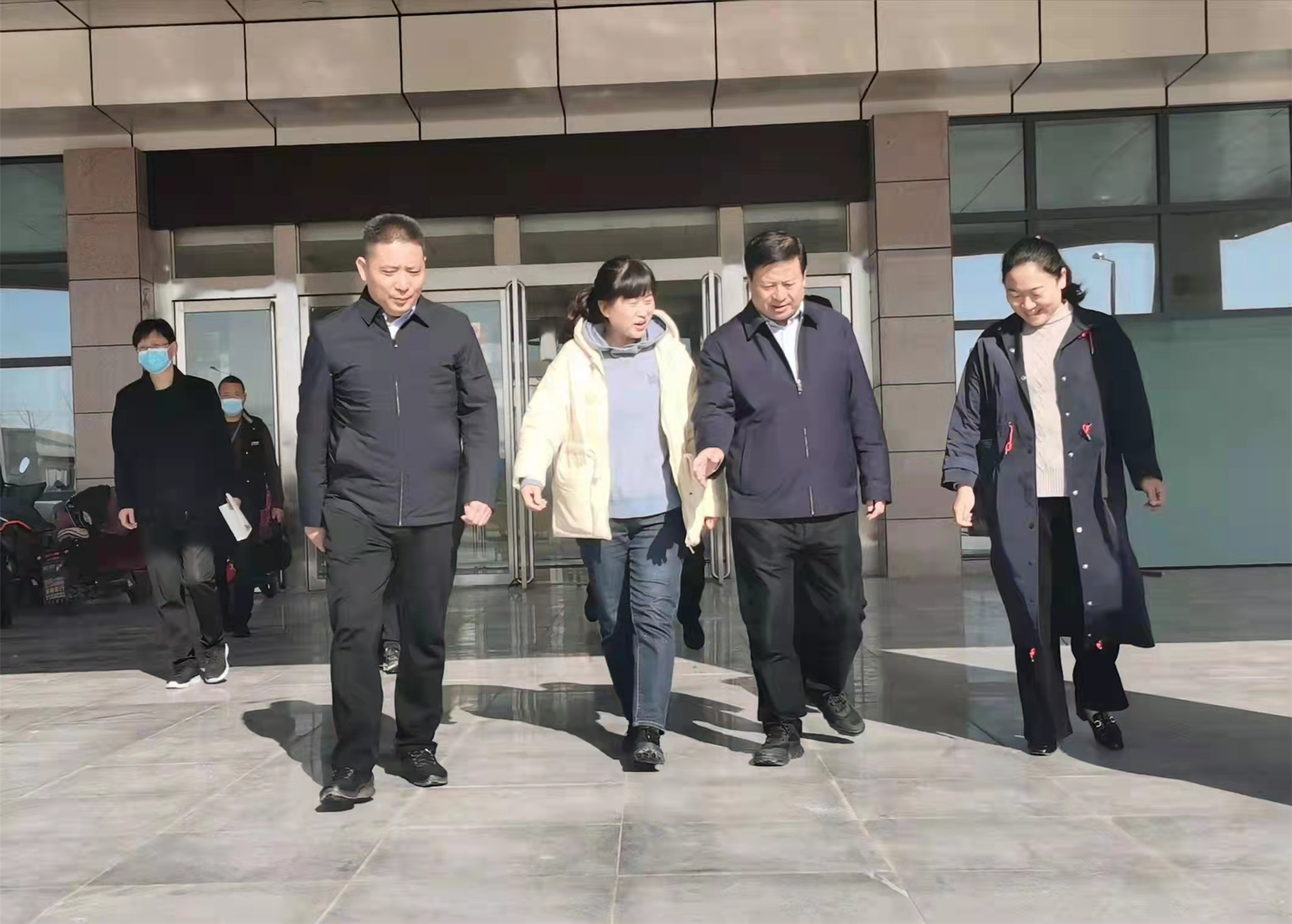 11月25日县长李红民调研项目建设情况.2_副本.jpg