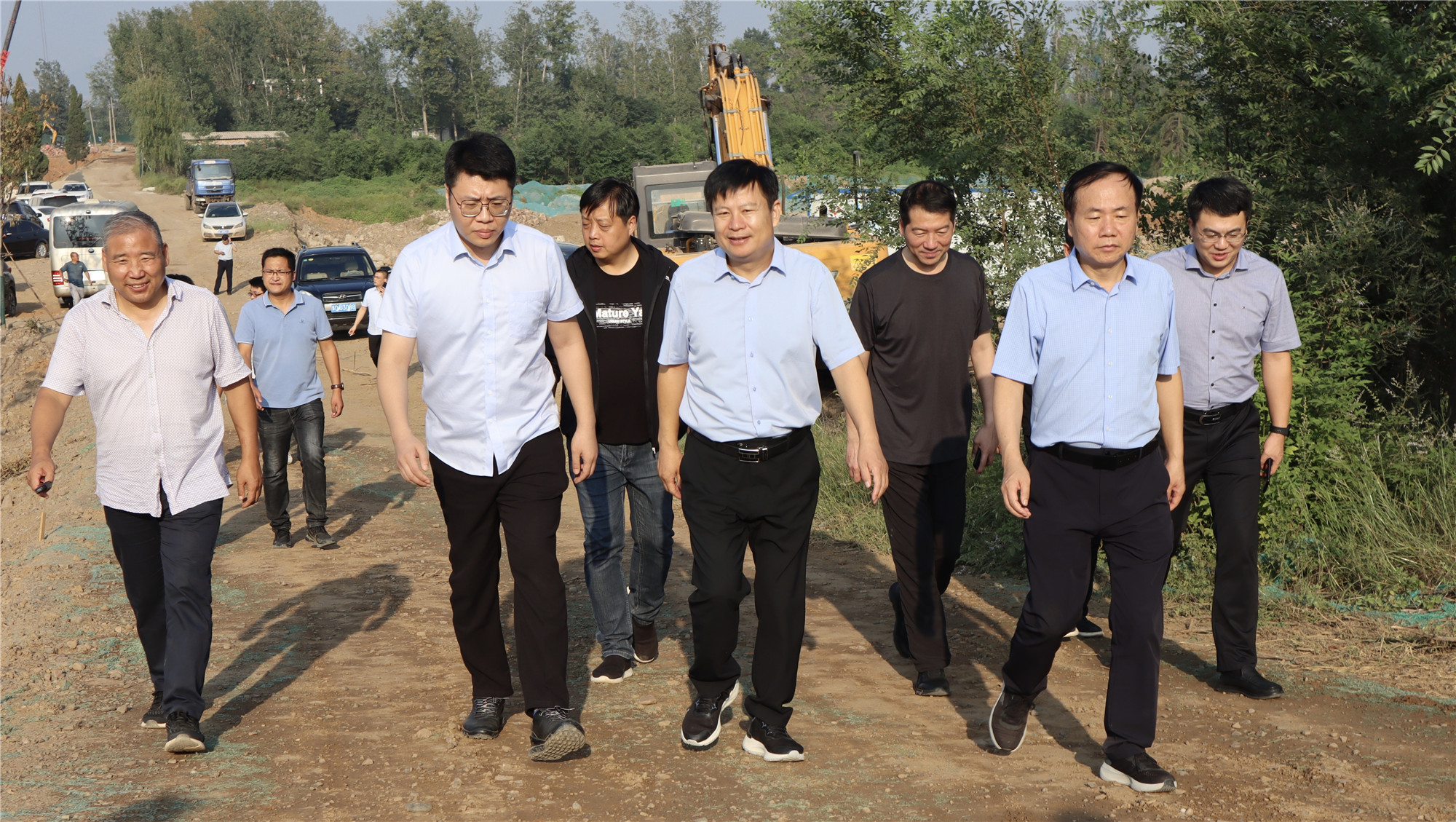 9月14日县长李红民调研棚户区改造和广阔渠提质增效工程进展情况.1_副本.jpg