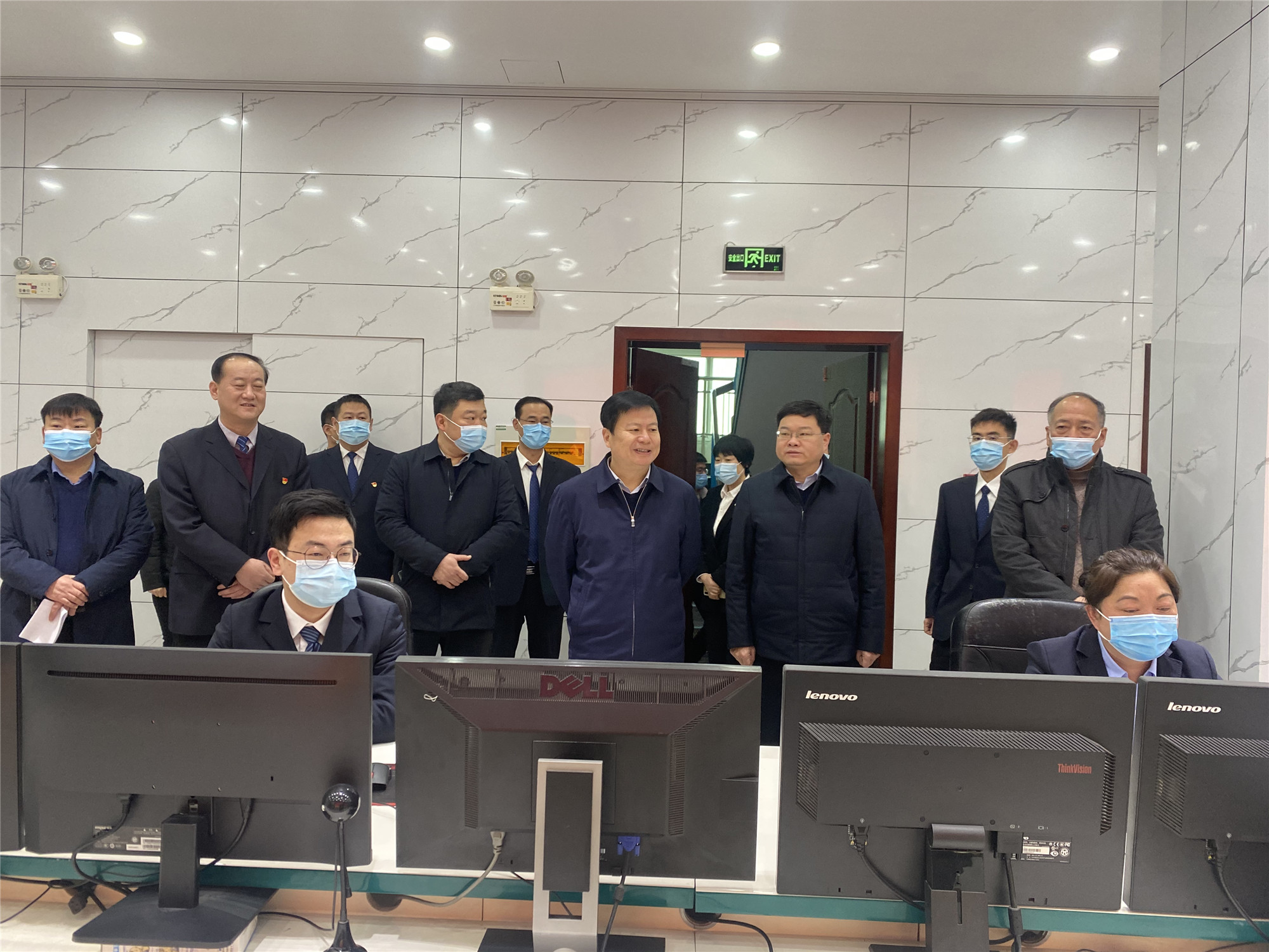 1月31日县长李红民节前看望慰问一线职工并检查指导相关工作.2_副本.jpg