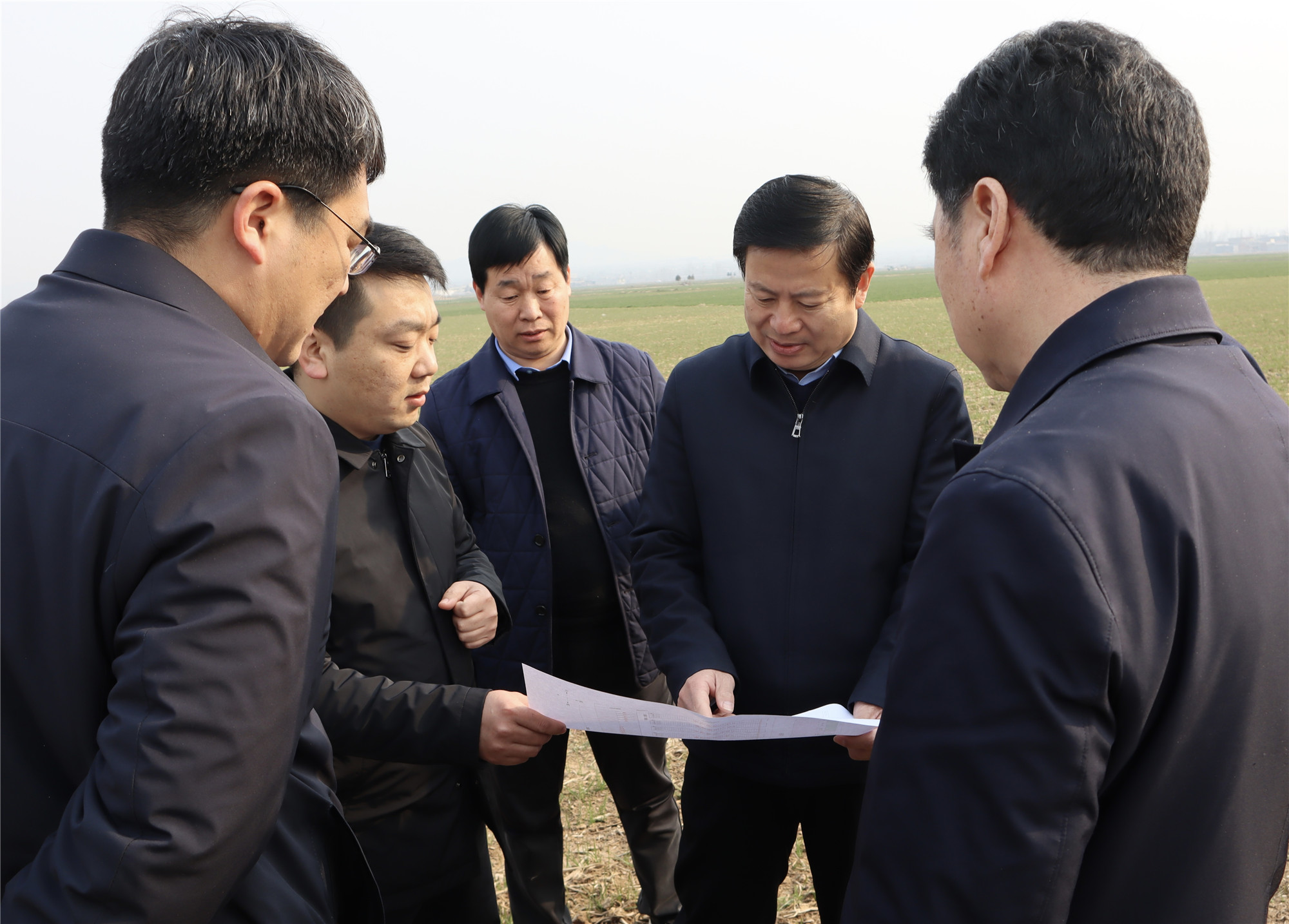 2月24日县长李红民到薛店镇、茨芭镇调研.3_副本.jpg