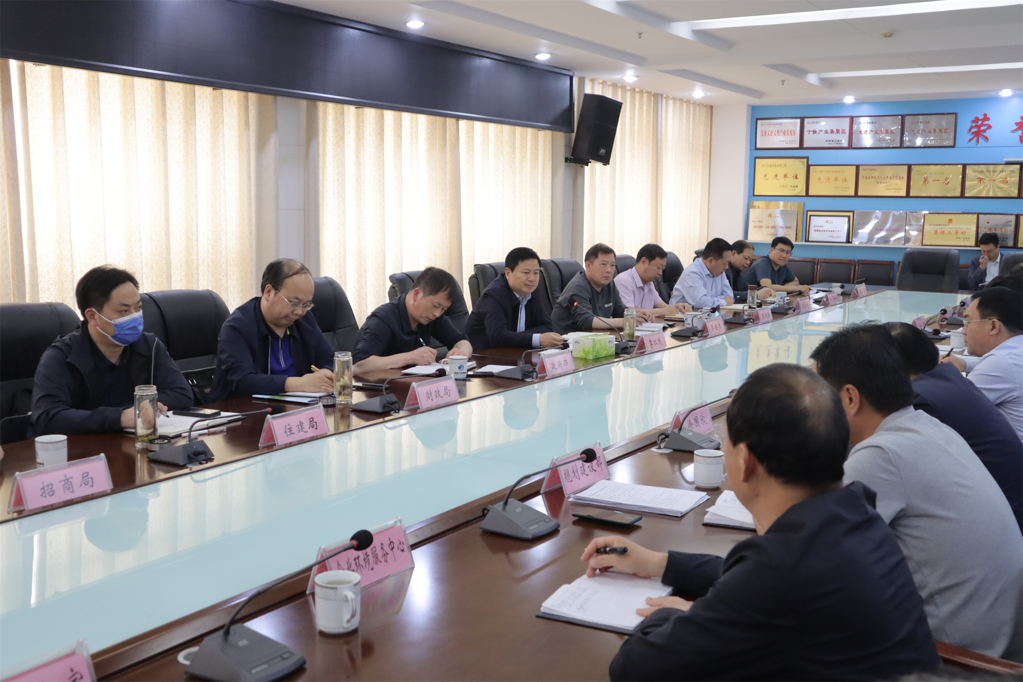 县长李红民到产业集聚区调研 (2).jpg